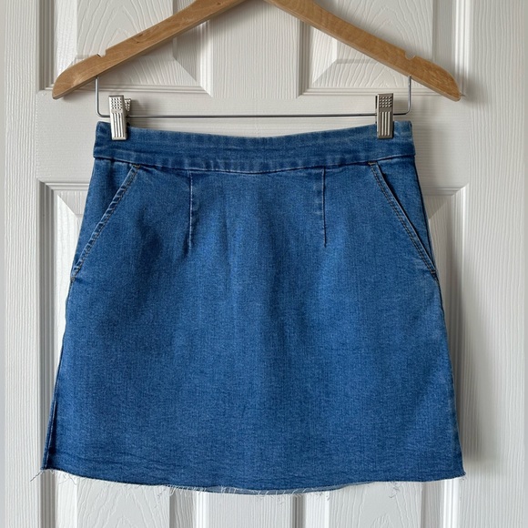 Mini Jeans Denim Skirt Forever 21 Size Medium NWT - Picture 1 of 9